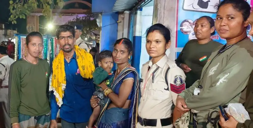 खोया बेटा मिला माँ से