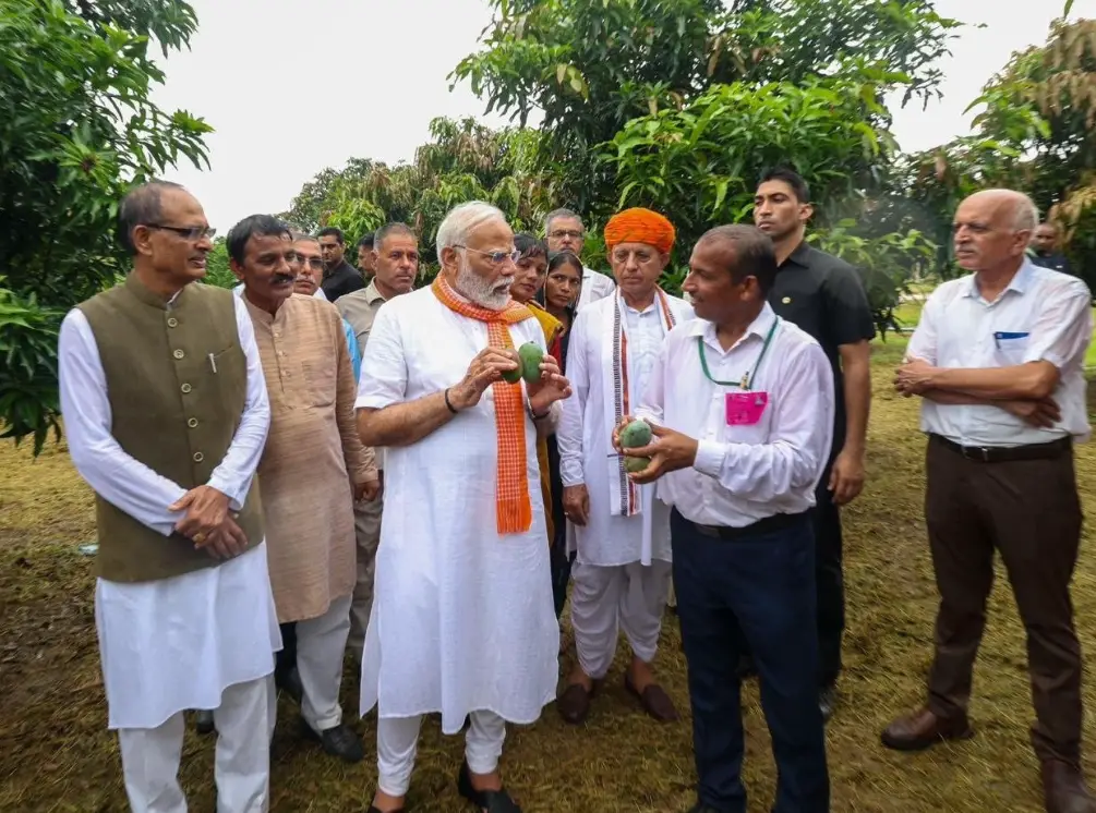 देश के किसान भाइयों और बहनों के जीवन में खुशहाली लाने के लिए प्रतिबद्ध है सरकार