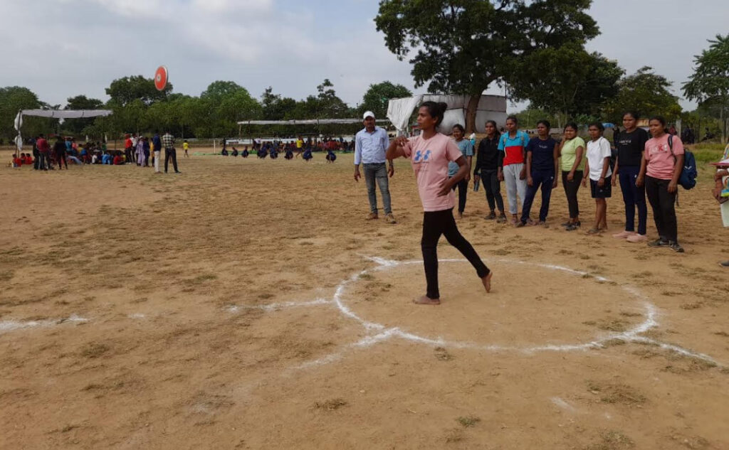 रूद्री स्थित खेल मैदान में सम्पन्न हुआ खेलकूद प्रतियोगिता, महिला खिलाड़ियों ने लिया बढ़-चढ़कर हिस्सा