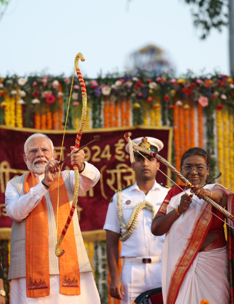 पीएम मोदी दिल्ली में विजयादशमी कार्यक्रम में शामिल हुए
