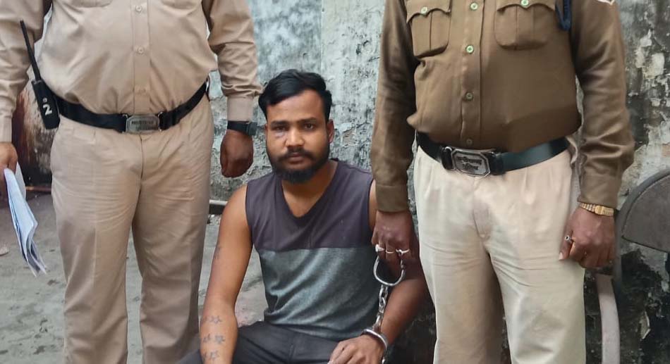 बेटी ने पिता को बताई आपबीती, डेढ़ साल से हवस मिटा रहा था दरिंदा प्रेमी