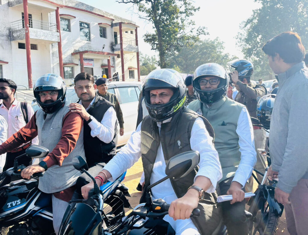 सुरक्षित यात्रा के लिए हेलमेट है जरूरी : मंत्री ओपी चौधरी