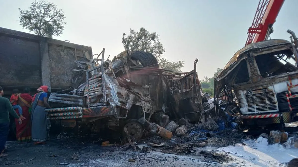 mahasamund fire in truck202361_102216