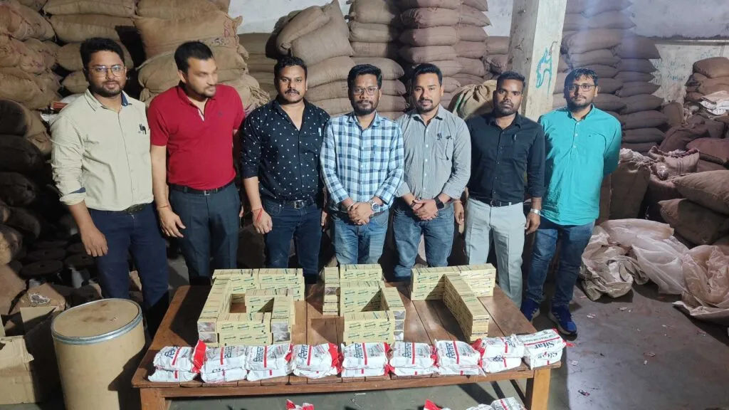 वित्तमंत्री ओपी चौधरी के निर्देश पर टैक्स चोरों पर कार्रवाई जारी, दुर्ग में अवैध गुटखा फैक्ट्री का भंडाफोड़