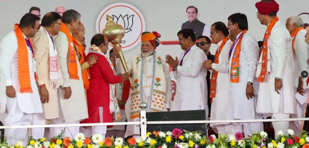भीषण गर्मी में भारी संख्या में आशीर्वाद देने आए टोंक-सवाई माधोपुर की जनता