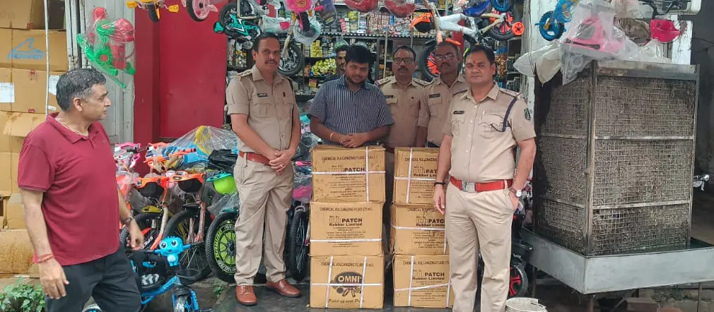पंचर बनाने वाला बच्चों बिगाड़ रहा था, 13 सौ सुलेसन डिब्बे के साथ गिरफ्तार