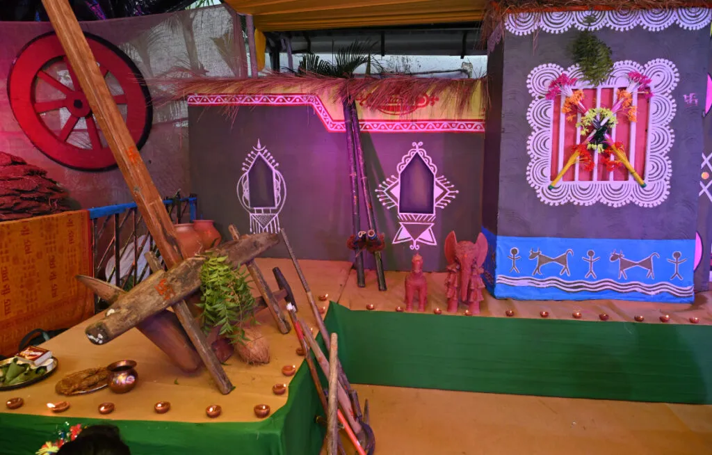 मुख्यमंत्री निवास में लगी कृषि यंत्रों की प्रदर्शनी