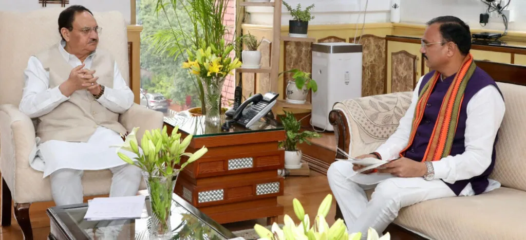 राज्य में बेहतर स्वास्थ्य सुविधाओं के लिए केंद्रीय मंत्री के सामने स्वास्थ्य मंत्री ने चार मांगों का रखा प्रस्ताव
