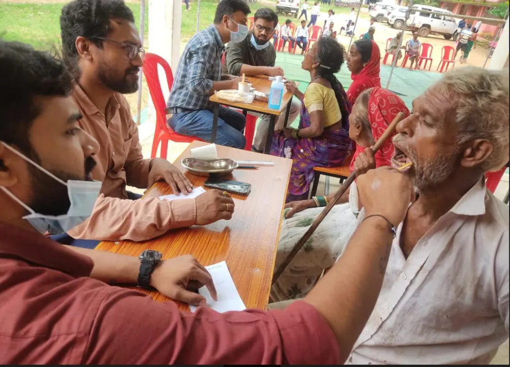मुख स्वास्थ्य जांच शिविर में 95 लोगों का किया गया पंजीयन
