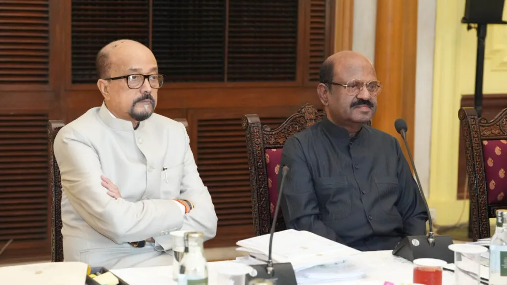 राज्यपाल डेका ने छत्तीसगढ़ के जनजातीय क्षेत्रों के विकास पर दिया प्रेजेंटेशन