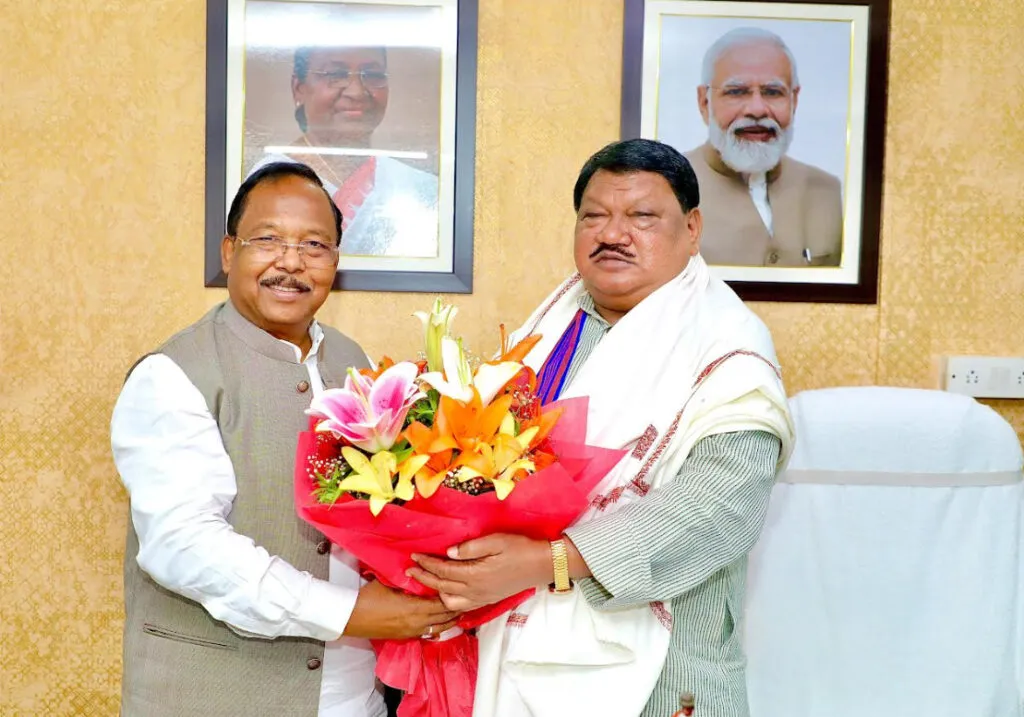 आदिम जाति विकास मंत्री ने केन्द्रीय जनजातिय कार्य मंत्री ओराम से की सौजन्य मुलाकात