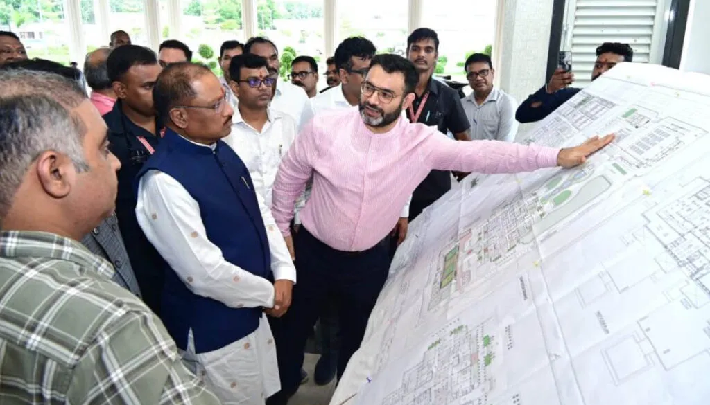 मुख्यमंत्री विष्णु देव साय ने नवनिर्मित मुख्यमंत्री निवास का किया अवलोकन