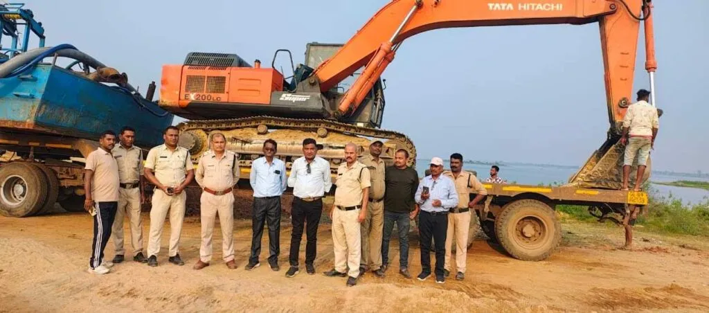खनिज विभाग की टीम की ताबड़तोड़ कार्रवाई जारी, 2 हाईवा तथा 3 ट्रैक्टर जब्त