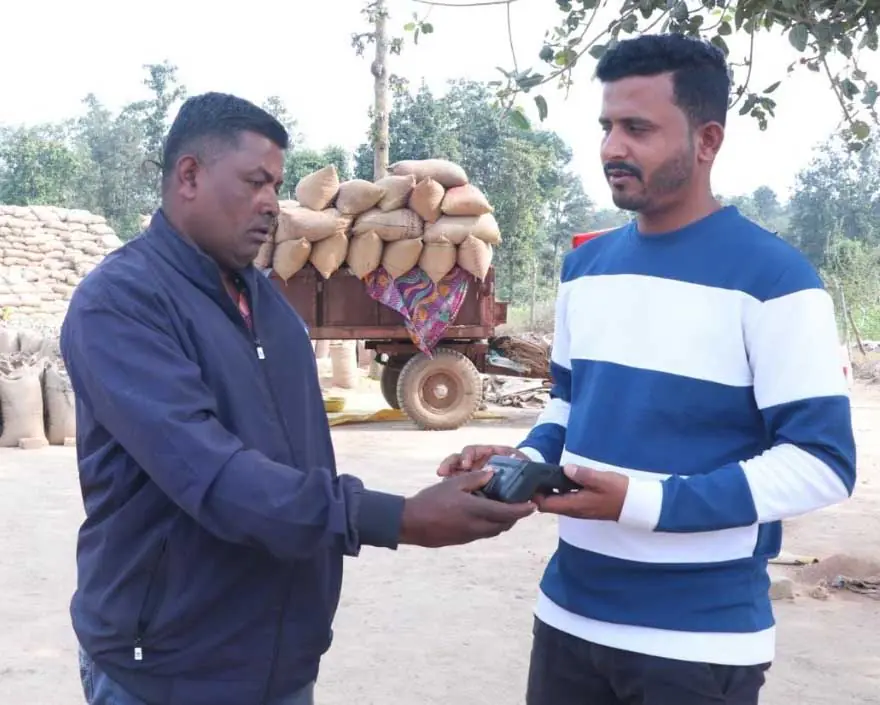 किसान को पैसे के लिए नहीं जाना पड़ा 12 किमी दूर स्थित बैंक