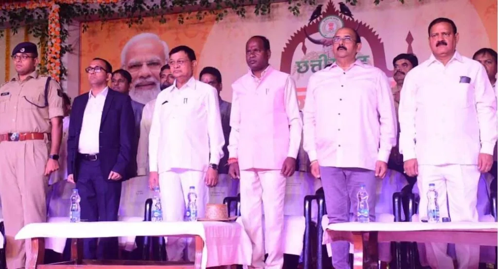 विभागीय प्रदर्शनी के माध्यम से दिख रही विकास की झलक