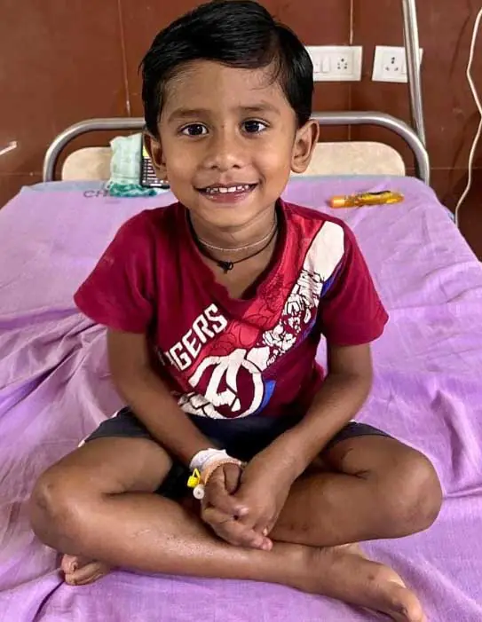 करैत के डसने से मरणासन्न मासूम को मेडिकल कॉलेज हॉस्पिटल में मिला नया जीवन