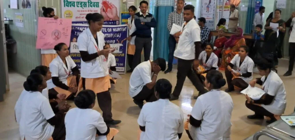 नर्सिंग कॉलेज के विद्यार्थियों ने किया नाटक का मंचन
