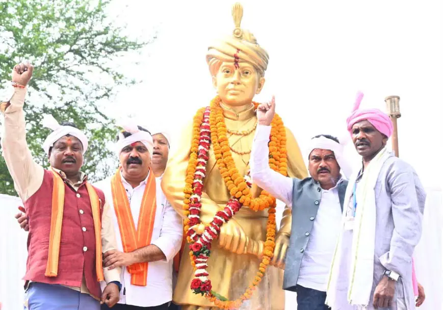 डिप्टी सीएम शर्मा ने शहीद गेंद सिंह की प्रतिमा का किया अनावरण