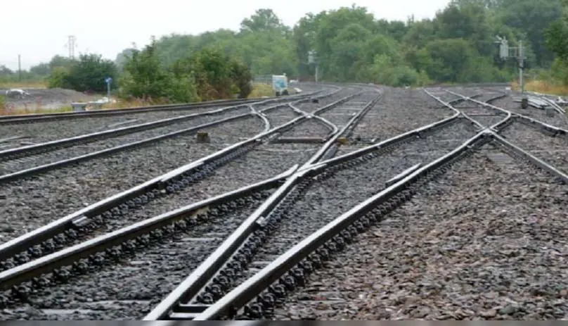 यात्री और माल परिवहन की व्यवस्थाएं हो रही सुदृढ़, बिछ रही नई रेल लाइनें
