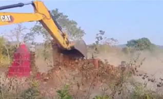 नारायणपुर में फोर्स ने तीन नक्सल स्मारक किए तबाह