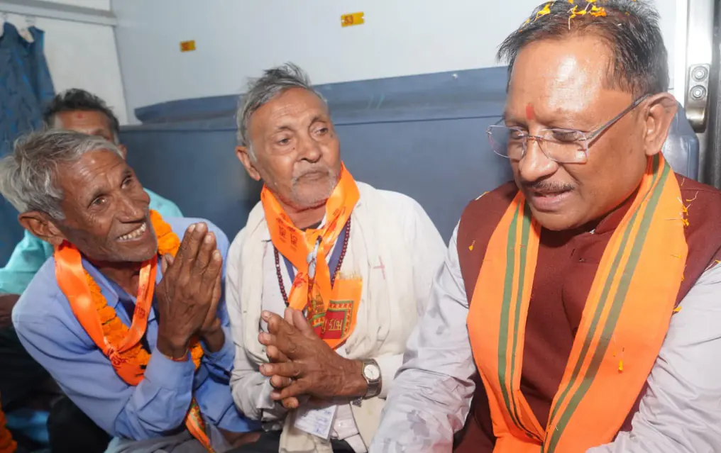 छत्तीसगढ़ में आस्था को मिला नया संबल, पहली विशेष ट्रेन से 780 श्रद्धालु तिरुपति, मदुरै, रामेश्वरम रवाना