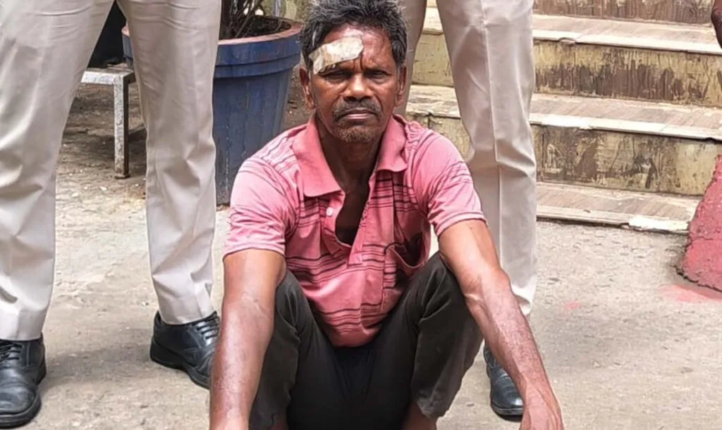 बेटे का गला काटने की कोशिश, घर की मरम्मत नहीं करवाने पर पिता को आया गुस्सा